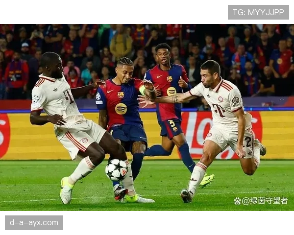 五大联赛传奇对决铸就现代足球：巨星闪耀经典时刻重塑绿茵历史