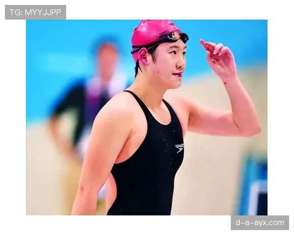 叶诗文训练完顺手买了个包，我一个月工资还没她零头多